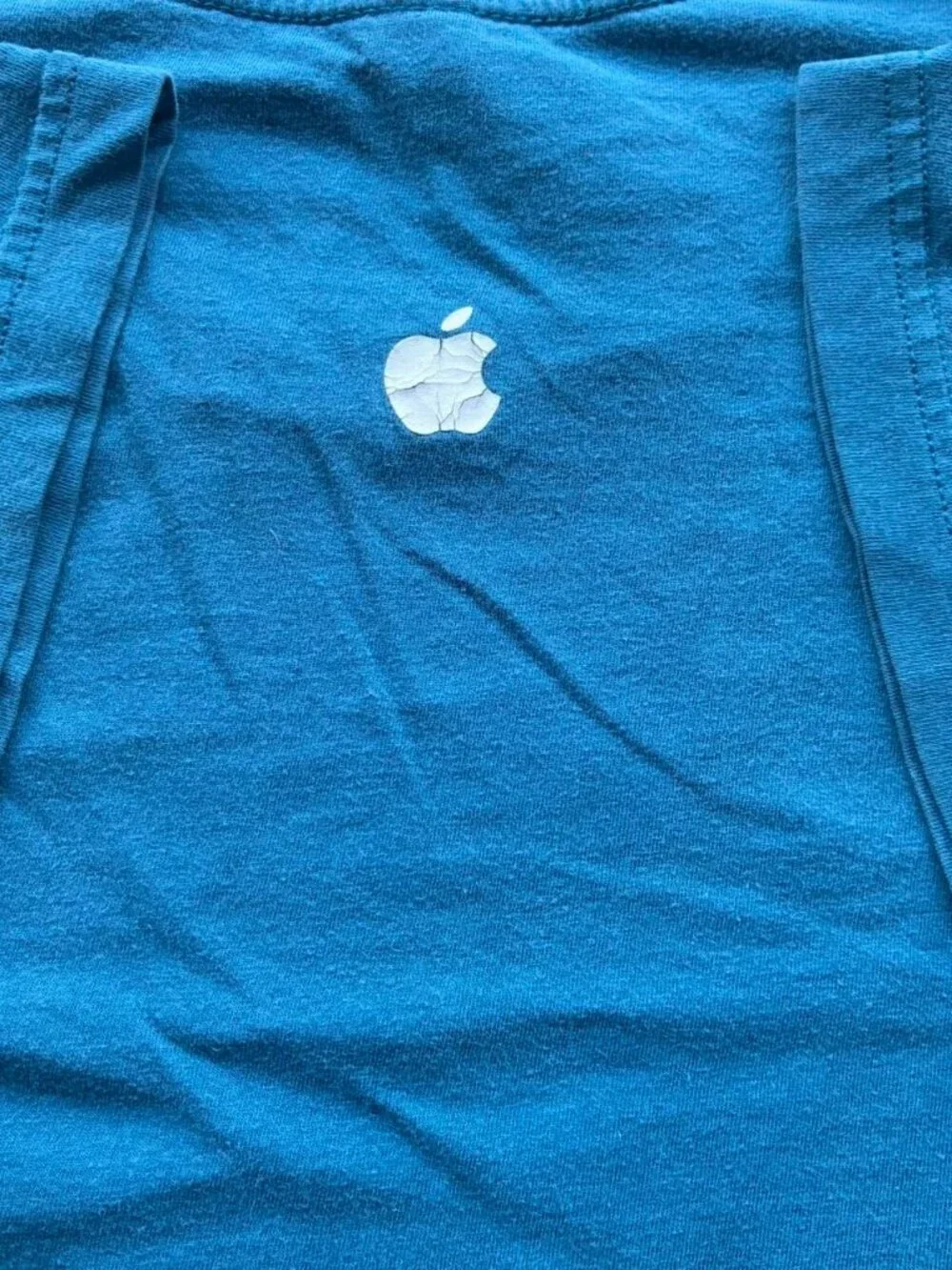 Vintage blue amazing apple tee with great fit and color